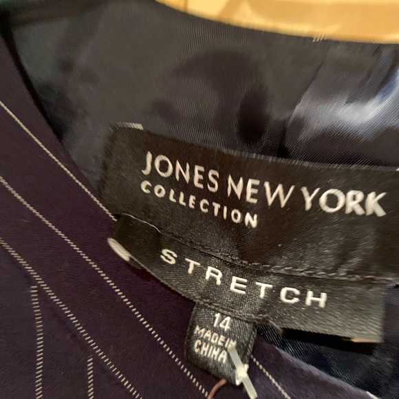 Amazing brand new Jone New York strips dress navy in white. Size : 14 - Picture 6 of 13